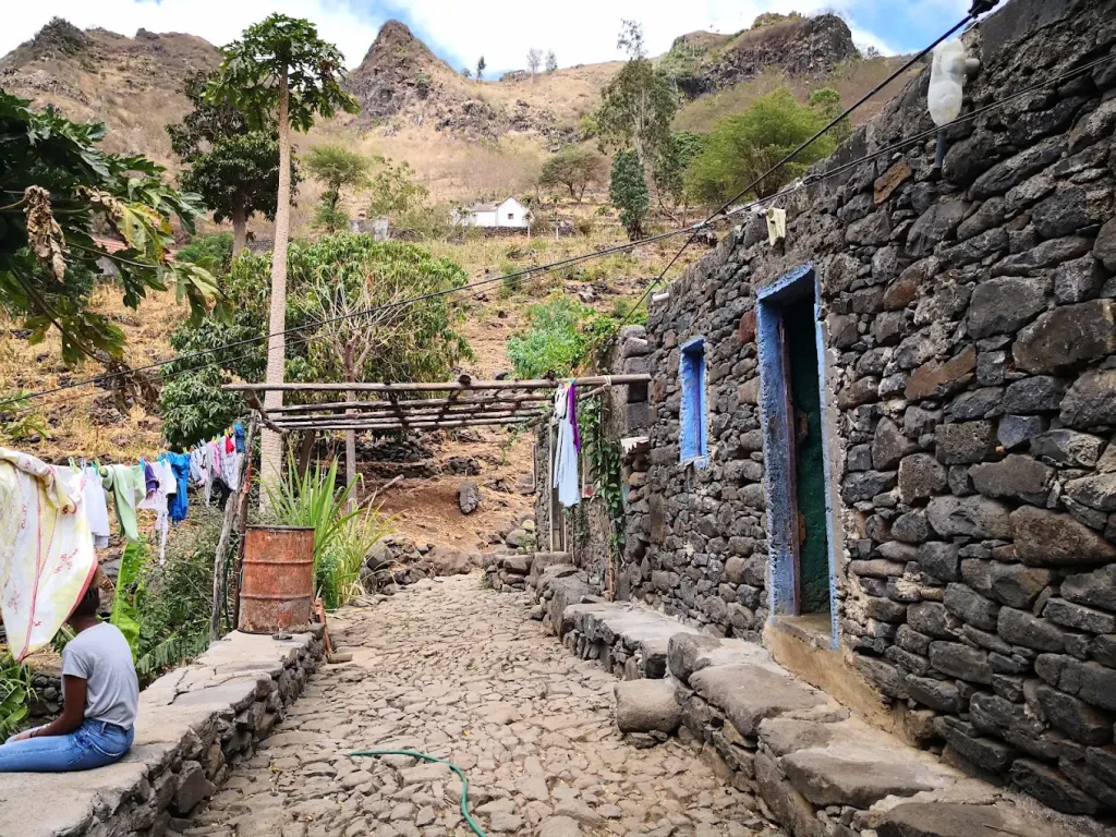 Hike Lagoa Trail & Traditional Lunch with Farmer Family