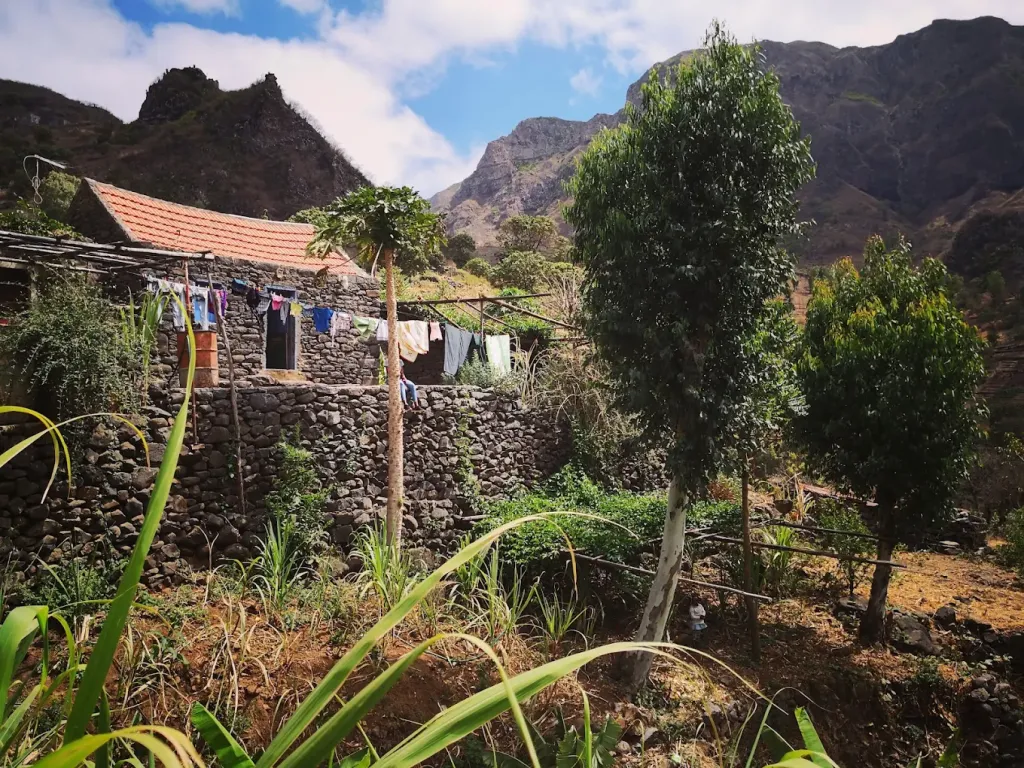 Hike Lagoa Trail & Traditional Lunch with Farmer Family